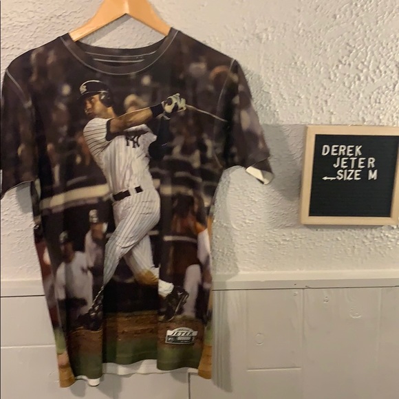 Other - Derek Jeter Shirt Mens Size M